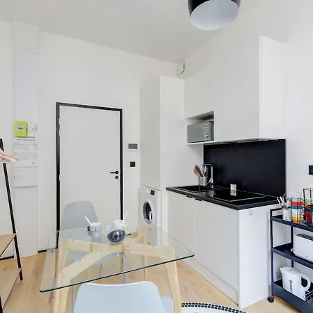 Un Studio Dans La Apartment *